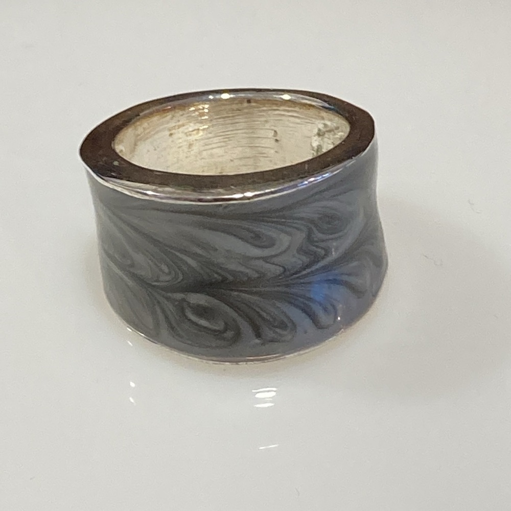 NWOT - Silver Statement Ring Smokey Gray Enamel Swirl Design - Size 8